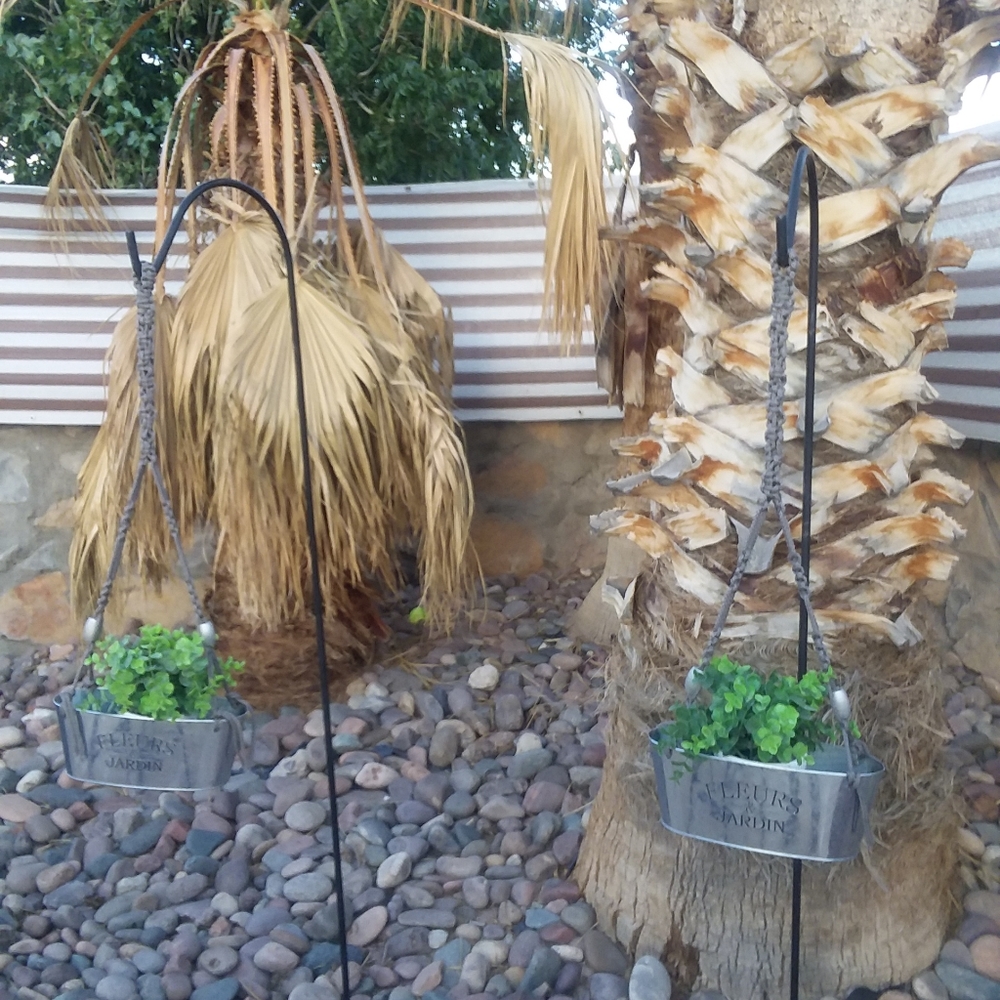 🛑SOLD🛑SET OF MACRAME ON A TIN CONTAINER
